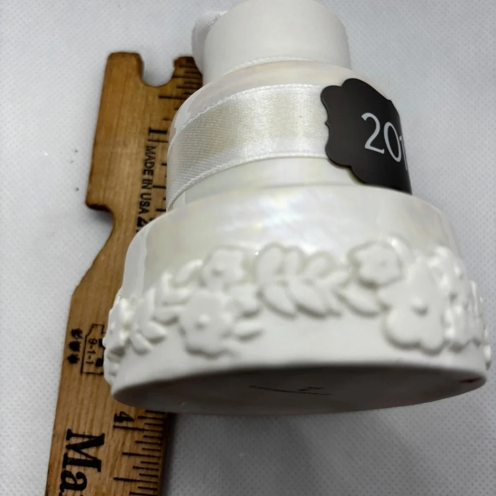Hallmark Ornament A New Life Together Unisex OS White 2018 Wedding Cake QHX4076